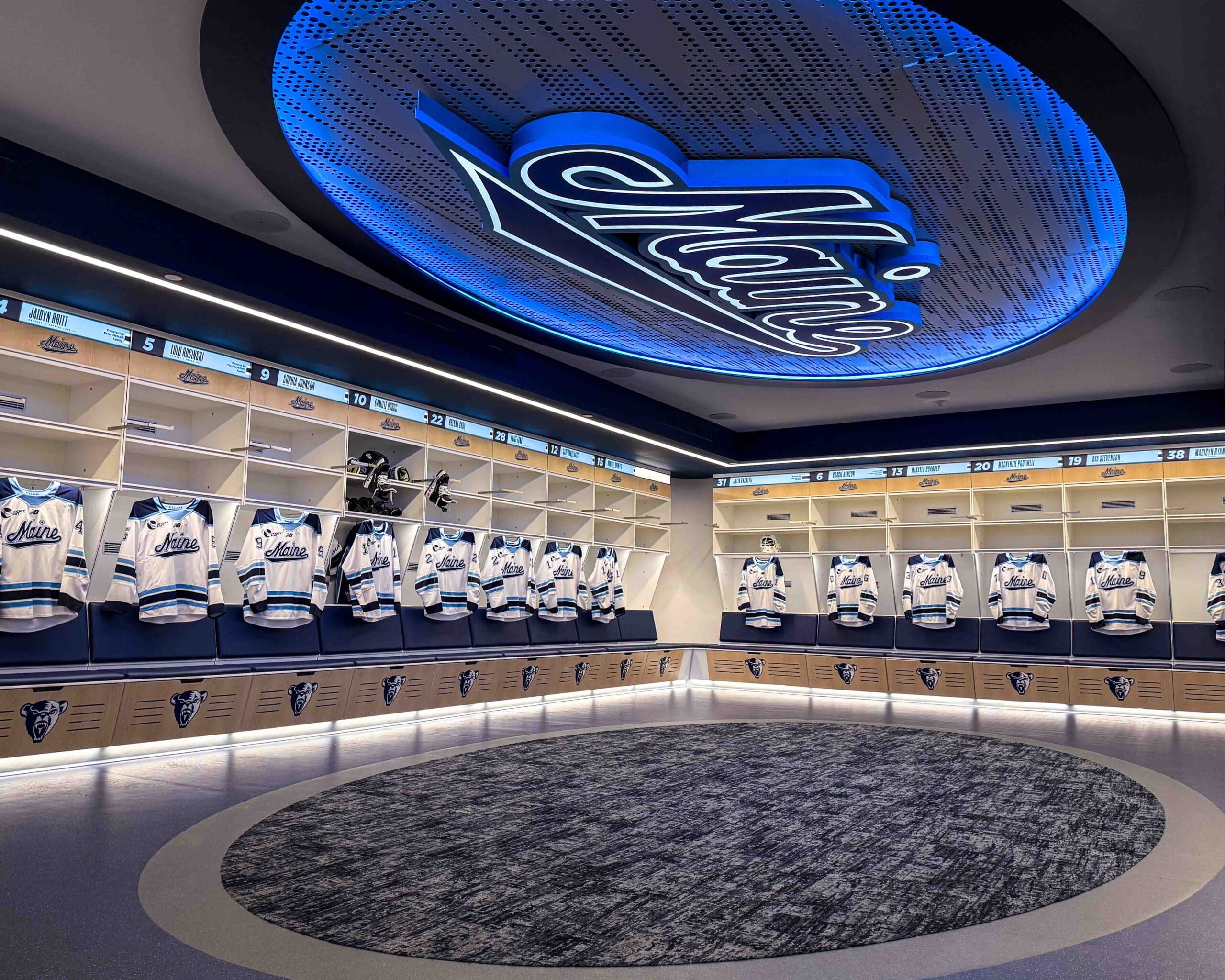 UMaine-Fabrication-Signage-Graphics