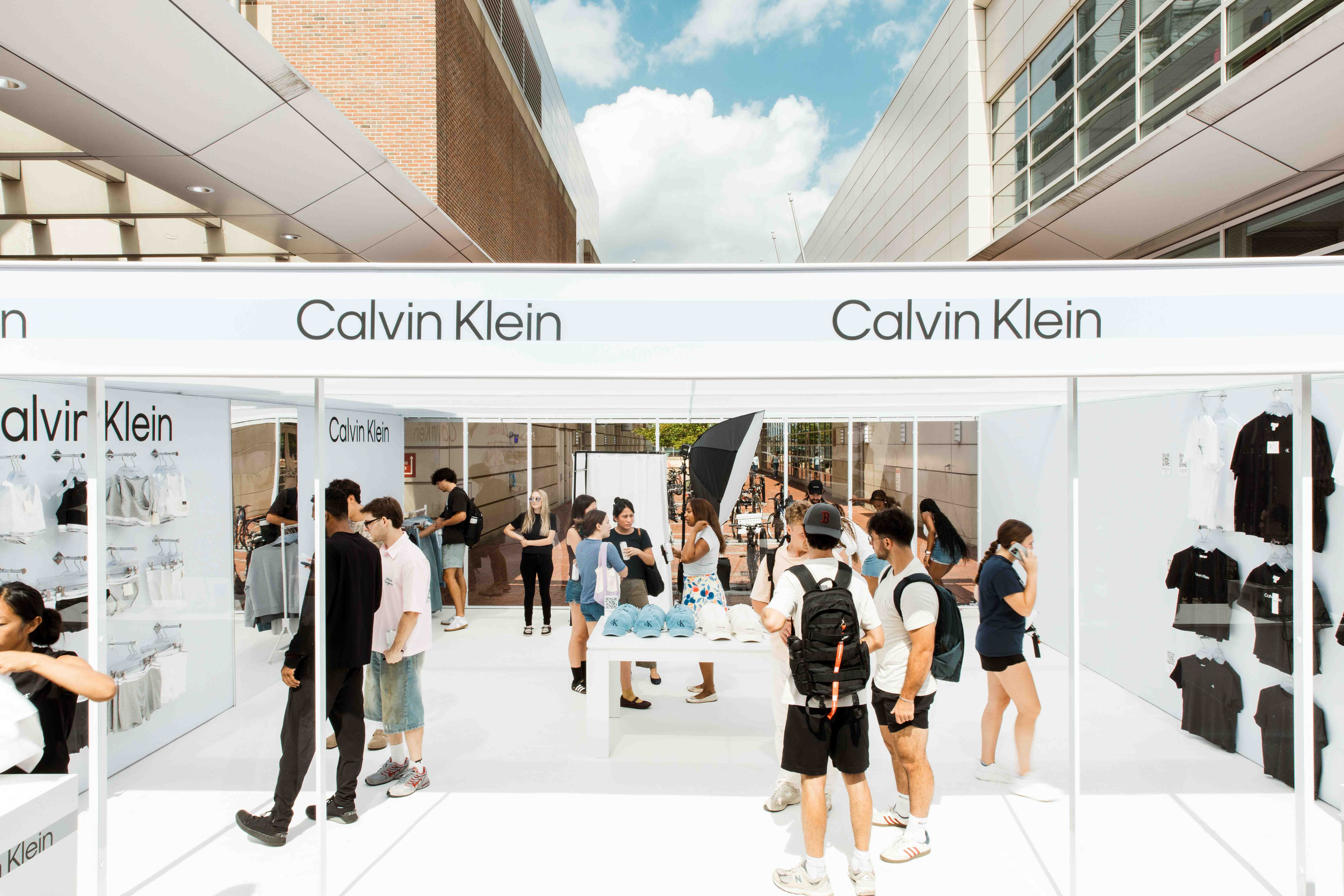 j-crew-newbury-street-grand-opening-custom-fabrication